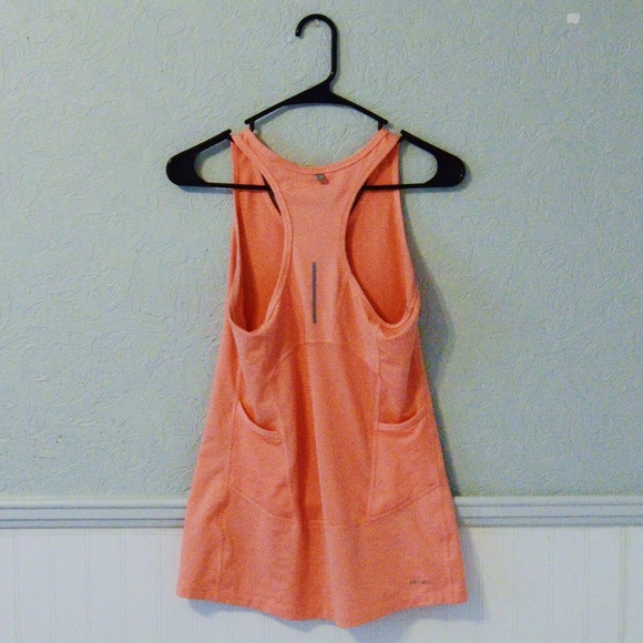LIKE FOR PRICE DROP Peach Nike Workout Tank Medium - Picture 3 of 6
